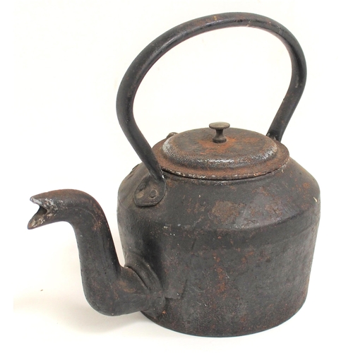 37 - British Railways (Western) Swain C/I kettle complete with lid, smaller pattern. (Postage Band: N/A)