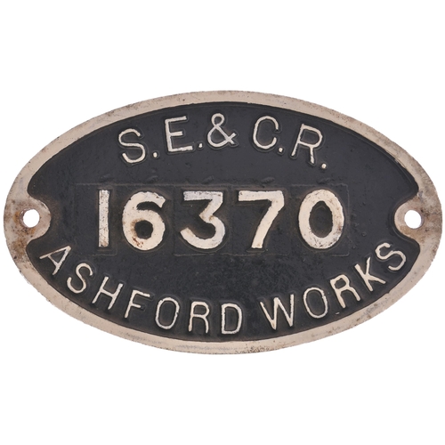 183 - A South Eastern and Chatham Railway wagonplate, SE&CR, 16370, ASHFORD WORKS. Cast iron, 10