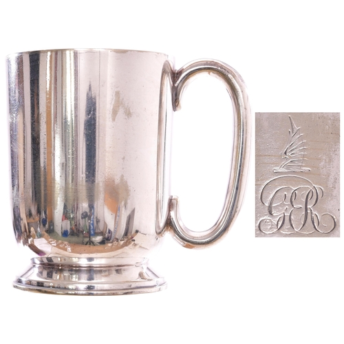 483 - A Great Eastern Railway one pint tankard by Elkington, the side marked with the company monogram and... 