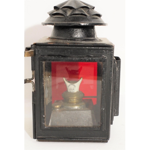 539 - Lancashire & Yorkshire Railway cart lamp, complete with LYR reservoir, LMS wick assembly, good condi... 