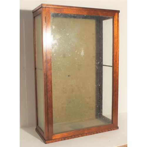 565 - Mahogany glass display case, 24 1/2