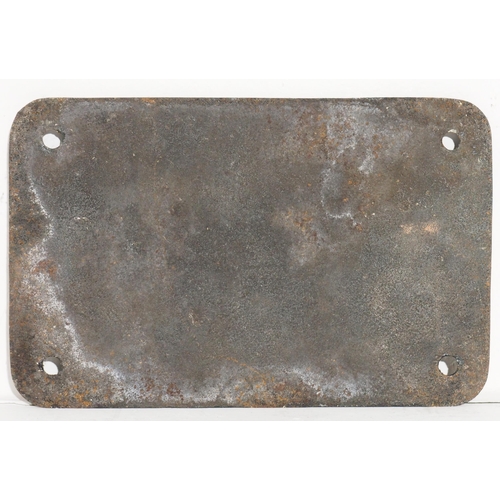 579 - Great Western Railway C/I crane plate referencing lifting capacities, 10 3/4