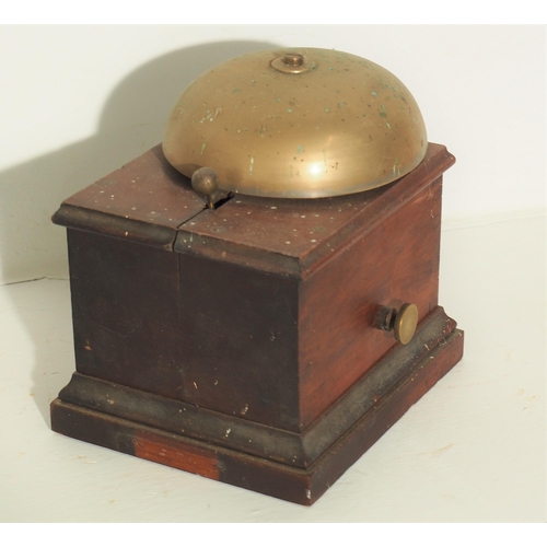 36 - Southern Railway Syx short cased block bell, complete ex service condition. (Dispatch by Mailboxes/C... 