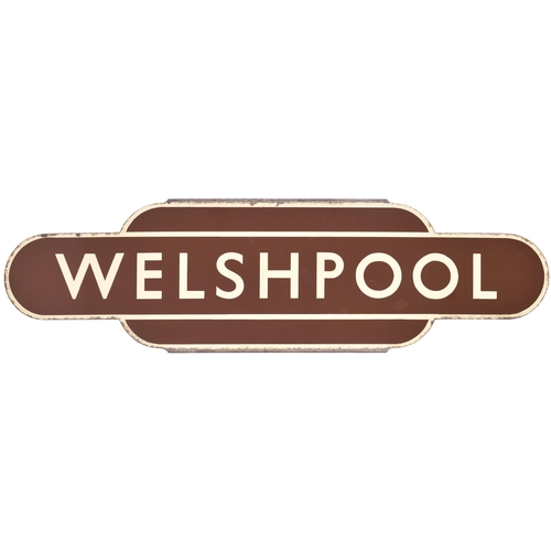 199 - A BR(W) totem sign, WELSHPOOL, (h/f), from the Cambrian route to Aberystwyth and Pwlhelli. Excellent... 