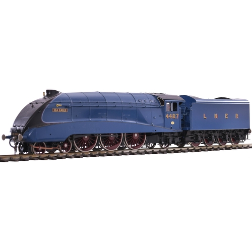 208 - An O gauge model, LNER A4 Class SEA EAGLE, by Golden Age Models, contained in its original box. Appe... 