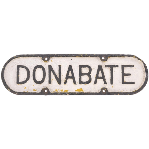 214 - A GNR(I) lamp tablet, DONABATE, from the Dublin to Dundalk route. Cast iron, length 16