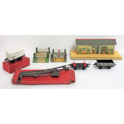 Hornby 'O' Gauge tinplate - selection of track & rolling stock & one locomotive, level crossing (2) & station building most in a fair condition - see images. (Dispatch by Mailboxes/Collect from Banbury Depot)