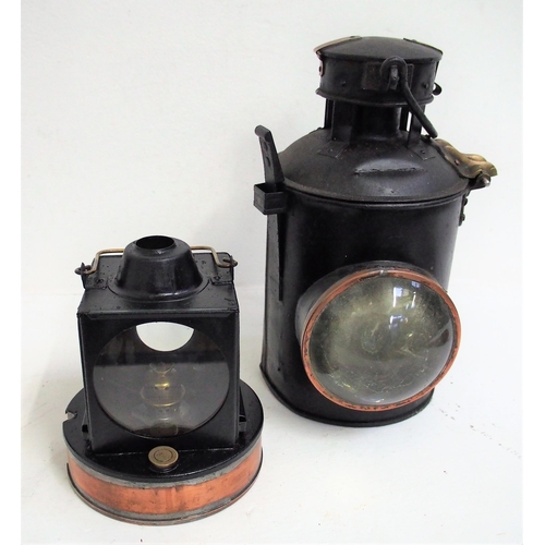 384 - Great Western Railway pattern signal lamp case & interior, complete & good order, late BR(W) signal ... 