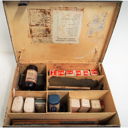 435 - Great Western Railway first aid cabinet, some contents including GWR torniquet tin, incident book in... 