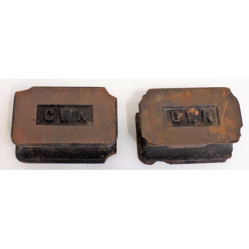 521 - Great Western Railway C/I paperweights, both have damage to corners as a result of being dropped, ex... 