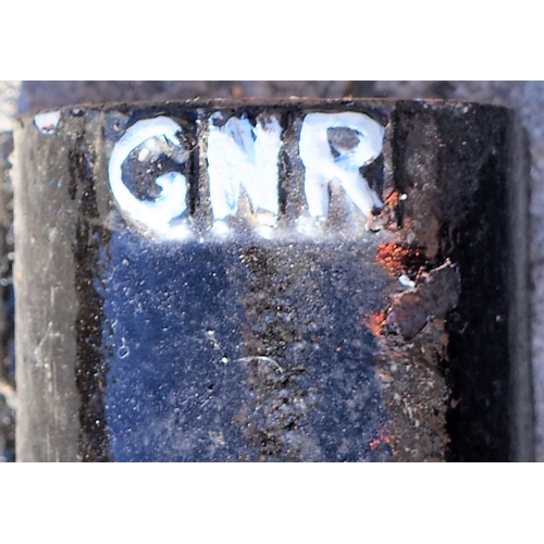 528 - Great Northern Railway C/I grate fender, 30