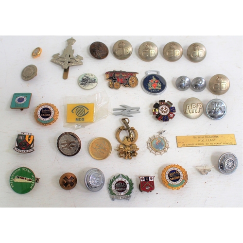 534 - Collection of buttons & badges & preserved railway tickets. (Dispatch by Mailboxes/Collect from Banb... 