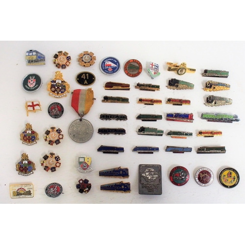 82 - Collection of badges & medals including 1925 Stockton & Darlington medal. (Dispatch by Mailboxes/Col... 