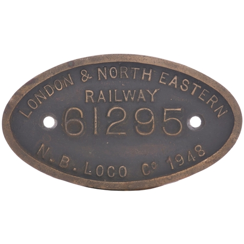 61 - A worksplate, LONDON & NORTH EASTERN RAILWAY, 61295, N.B. LOCO, 1948, from a (LNER) B1 Class 4-6-0 w... 