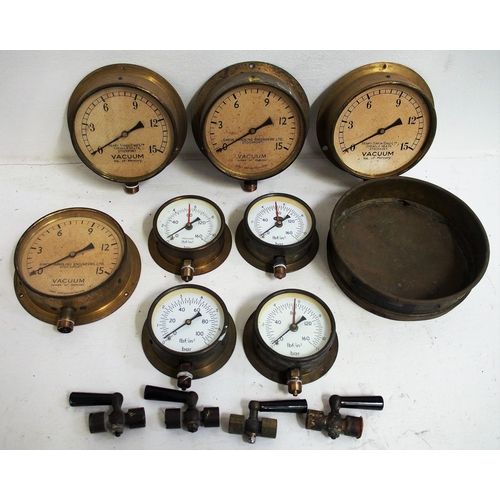 114 - Quantity of pressure/vacuum gauges, 6