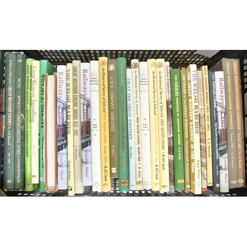 543 - Railway books, hardback. (4 boxes) (Dispatch by Mailboxes/Collect from Banbury Depot)