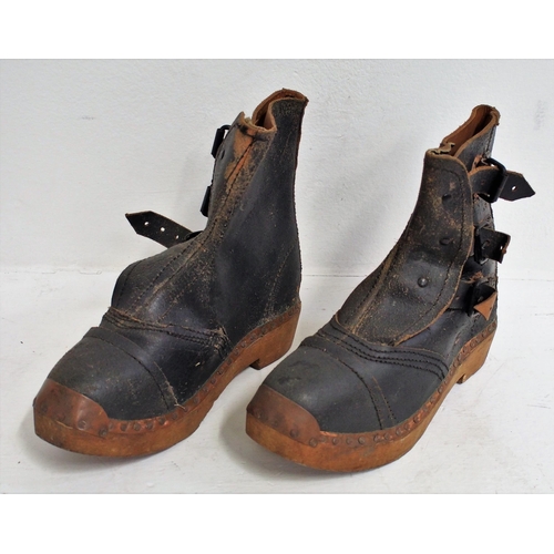 94 - Wooden soled leather clogs/boots, buckled fastening, size 6, as new. (Dispatch by Mailboxes/Collect ... 