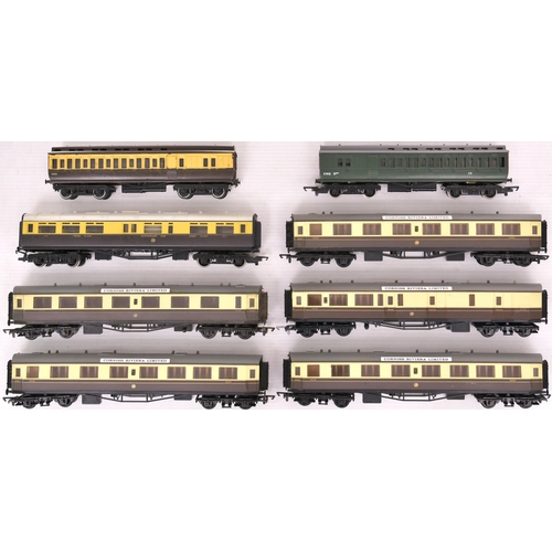 122 - Coaches, Main Line, Hornby, Airfix, etc. (17)