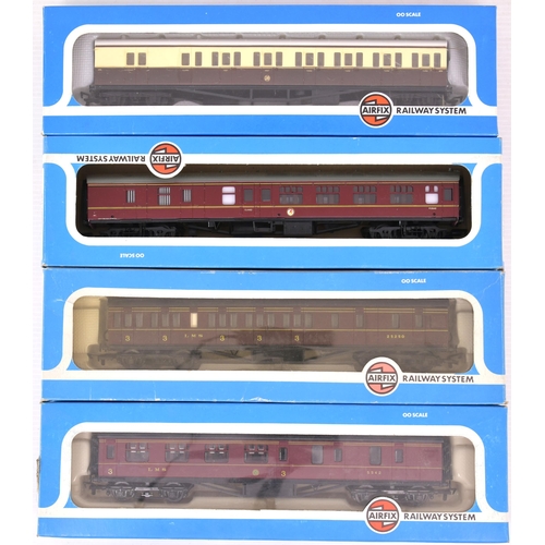 124 - Boxed coaches (x12) and wagons (x13). (25)