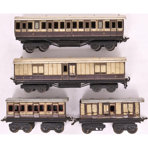 135 - Bing LNWR short bogie coaches, 7 inches. 1/st/3rd and guard/luggage coach. Circa 1903/7. Garrett (pr... 