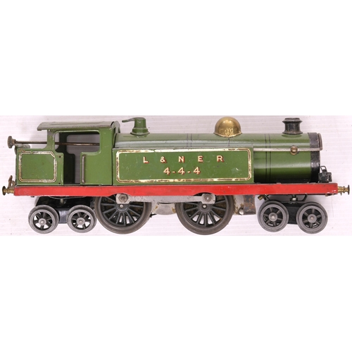 137 - Hornby '0' gauge. No 2 tank loco 4-4-4, L&NER 444, green/red, clockwork, circa 1924. Fair to good.