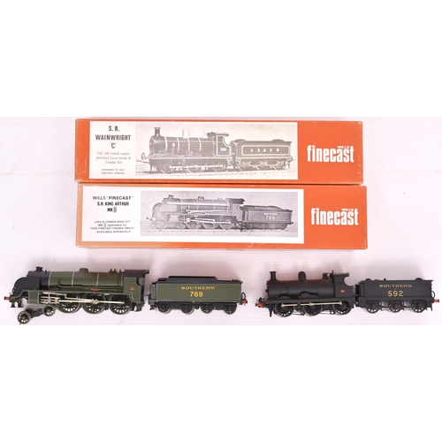 206 - Double 0 gauge Wills Finecast kit built locos. S.R. King Arthur Class 'SIR BALAN' loco and tender, f... 