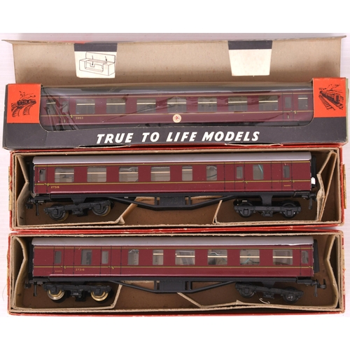 279 - Trix Twin Railway. Maroon coaches, boxed. (6)