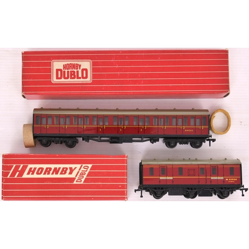 298 - Hornby Dublo Coaches (2)