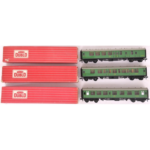 301 - Hornby Dublo Coaches (3)