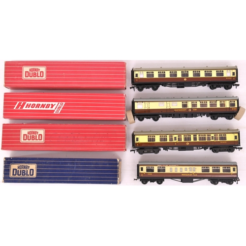 302 - Hornby Dublo Coaches (4)