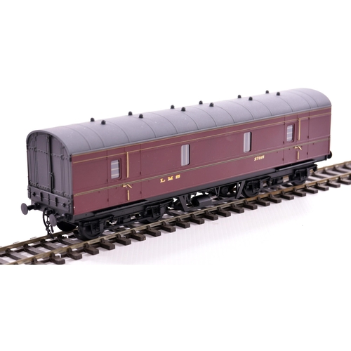 362 - '0' gauge kit built LMS parcel van, LMS lined maroon, No 27801. A Peter Cowling Model, fully finishe... 