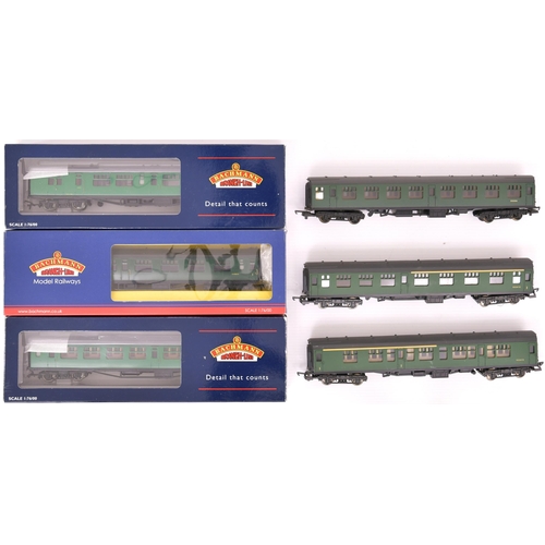 384 - BR(S) coaches, Bachmann and other makers. (14)