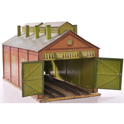 390 - Hornby '0' gauge No 2 engine shed, clockwork track. Also No 1 engine shed, clockwork track. Fair. (2... 