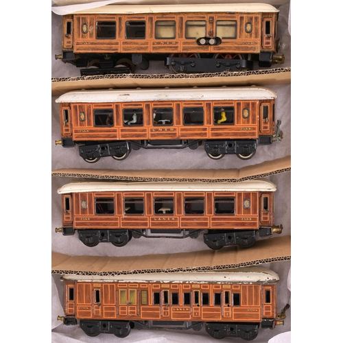 56 - Bing '0' Gauge, 3-Rail Electric. Motor coach, LNER Teak No 2568, 30 cm, interior light, opening roof... 