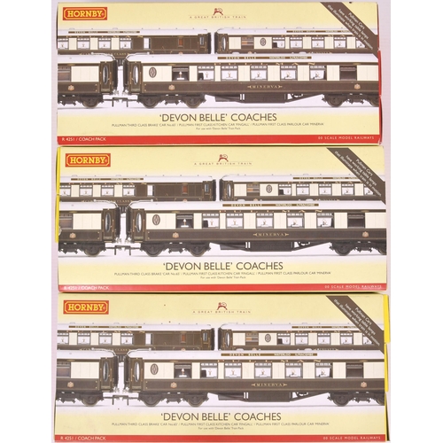 818 - Hornby 'Devon Belle' Set, with additional coaches