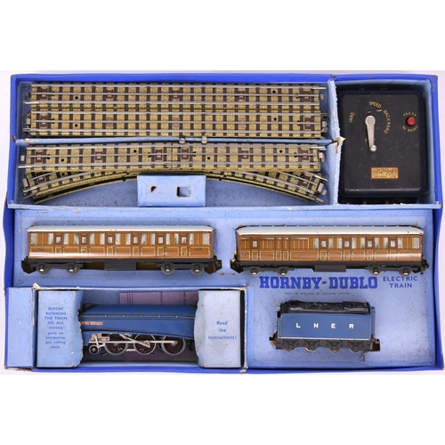 838 - Hornby Dublo Train Set