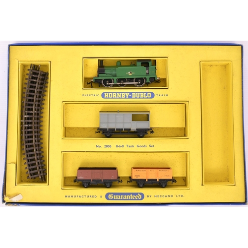 839 - Hornby Dublo Tank Goods Set (2)