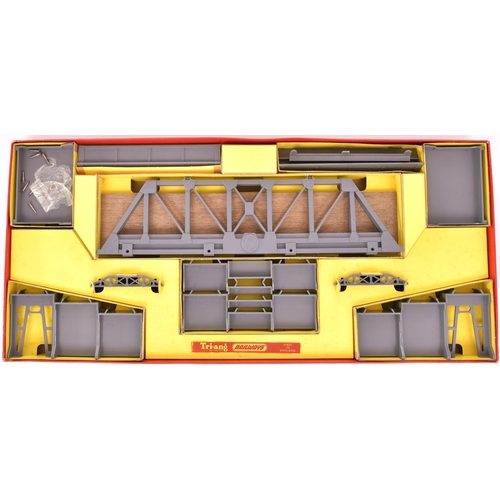 847 - Tri-ang Girder Bridge Set