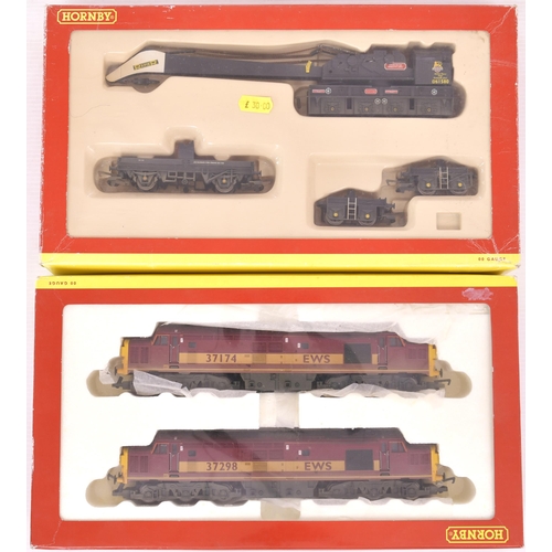 863 - Hornby Class 37s + Crane Set (2)