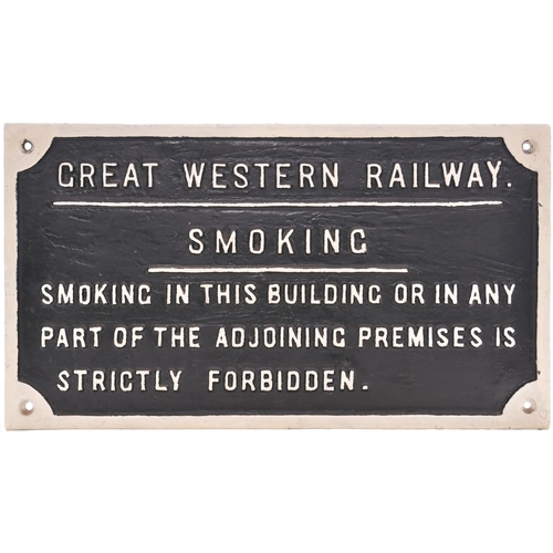 296 - A GWR warning notice re smoking in the building, cast iron, 20½