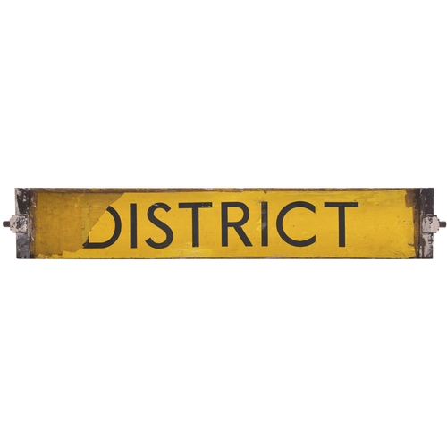 1008 - Underground cab destination plates, METROPOLITAN-DISTRICT, enamel, length 25