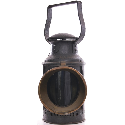 1042 - GWR handlamp, Reform Patent, GWR embossed on top, integral vessel, lacks burner and front lens ,beze... 