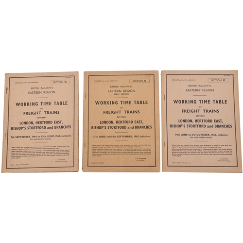 1052 - Working timetables, SR 1950, WR Oswestry 1960, ER London-Cambridge early 1960s, Appendices, etc. (19... 