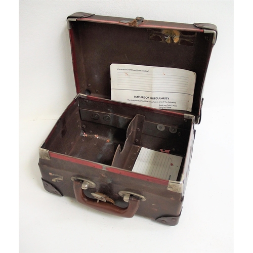 60 - London Transport Gibson conductor's ticket machine & carrying case, appears in good condition, compl... 