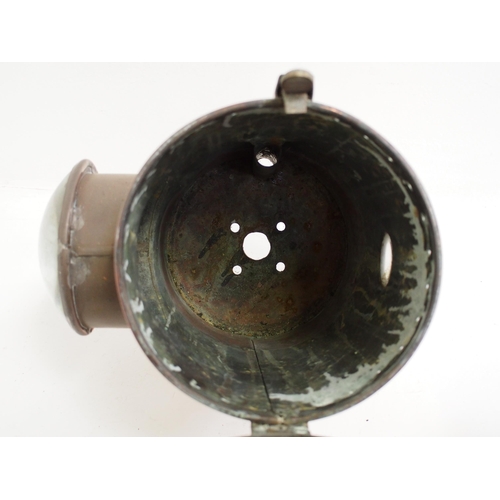 82 - Copper cased signal lamp case, bull's eye lens, good condition. (Dispatch by Mailboxes/Collect from ... 