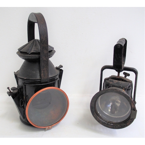 892 - Three aspect handlamp with internal drop down red & blue lenses operated by plungers on side of case... 