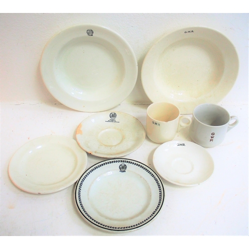 918 - Great Western Railway table china - soup bowls (roundel North Staff Pottery, GWR Swinnertons), round... 