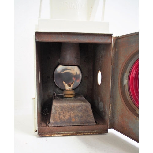 923 - British Rail train tail lamp embossed BR(M)M, complete & in good order, Bardic handlamp. (2) (Dispat... 