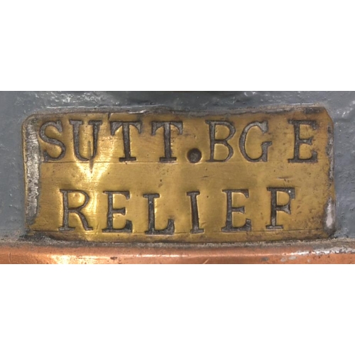 999 - GNR signal lamp case, SUTTON BRIDGE RELIEF, complete with interior and GNR number plate, repainted. ... 