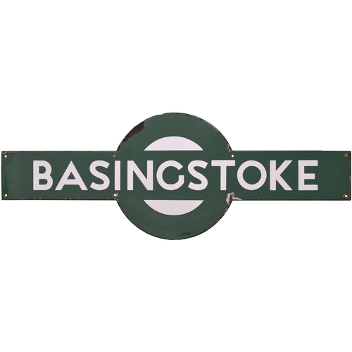 465 - An SR target sign, BASINGSTOKE, from the West of England main line. Excellent colour and shine, an e... 